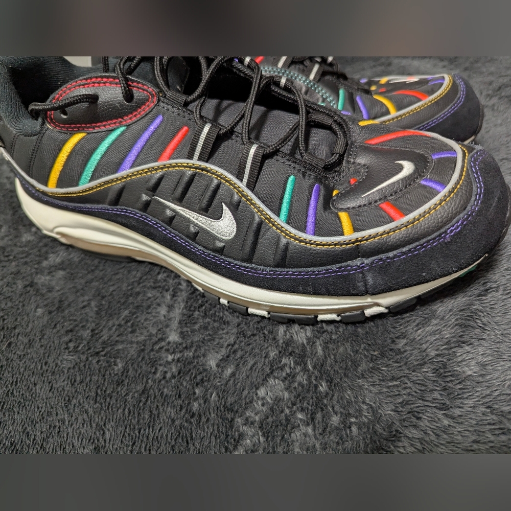NIKE AIR MAXES size 12... 98 - Picture 4 of 13